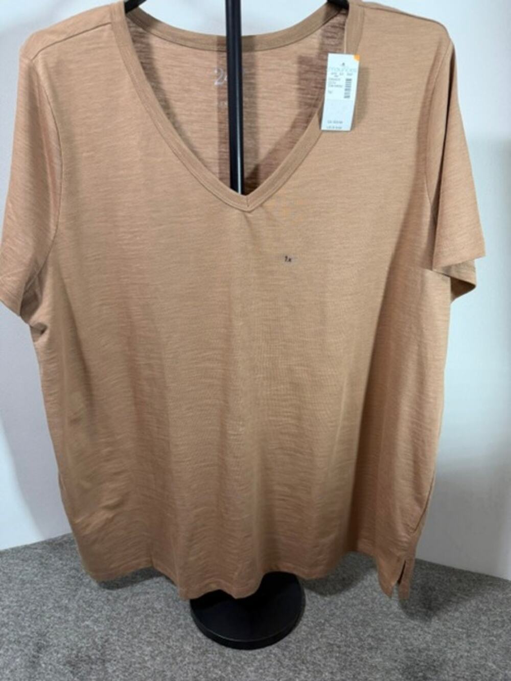 24/7 Women’s 1X Taupe V-Neck Short Sleeve Tunic Top Side Slits NWT